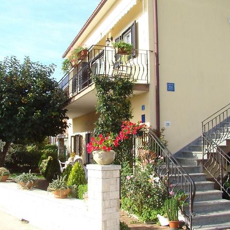 Apartment Complex Orzan Lovrecica Esterno foto